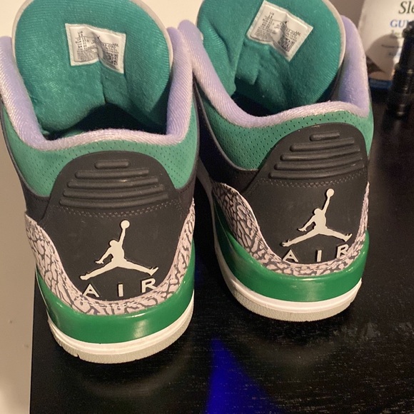 Mens (Worn Twice) Jordan 3 Pine green Size 13 available for 280$ USD - Picture 2 of 5